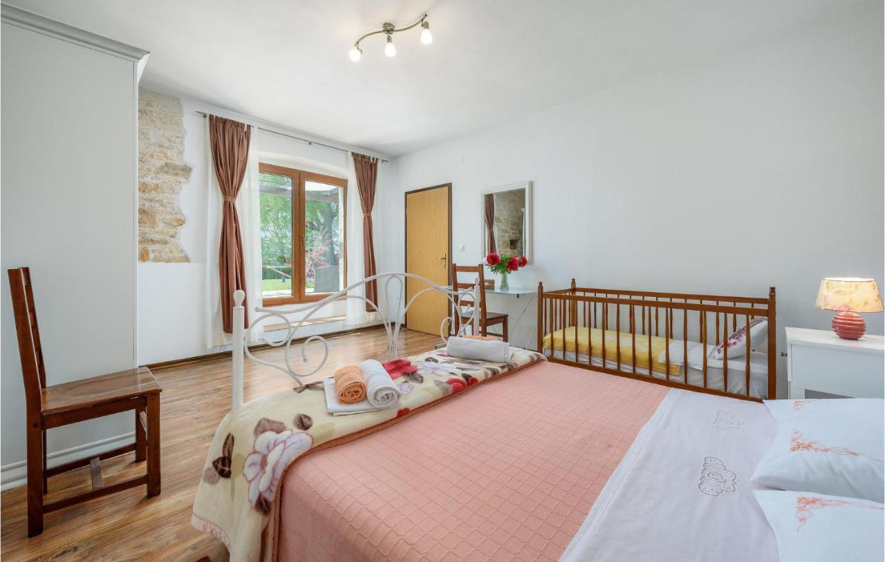 Cozy Home In Pamici With Kitchen Zewnętrze zdjęcie