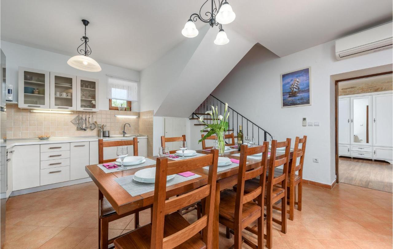 Cozy Home In Pamici With Kitchen Zewnętrze zdjęcie