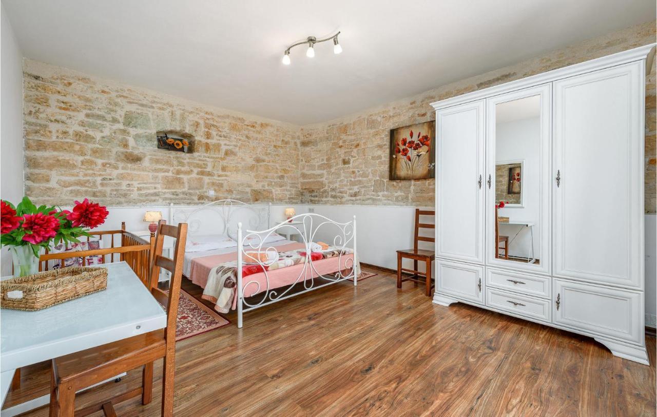 Cozy Home In Pamici With Kitchen Zewnętrze zdjęcie